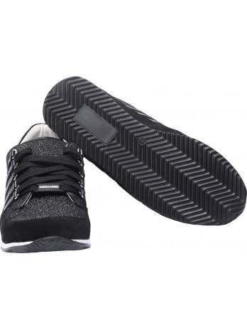 Kinder Sneaker mit Schnüren
