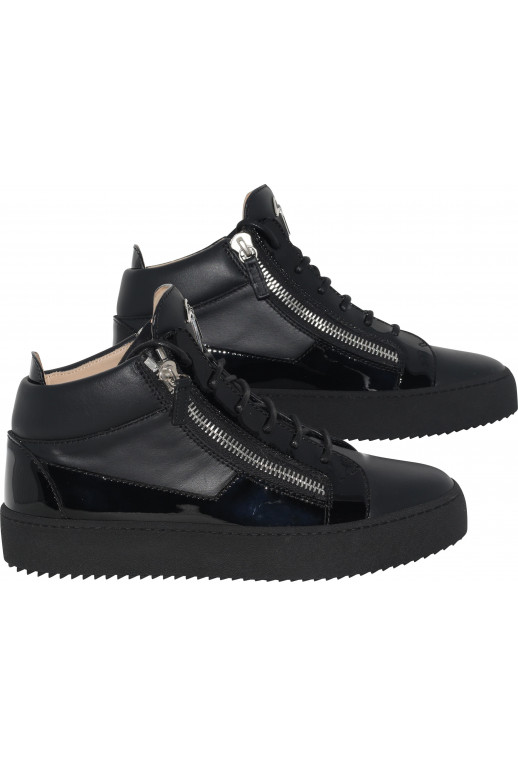 Kriss Mid-Top Sneaker