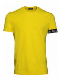 T-Shirt mit Logo am Ärmel