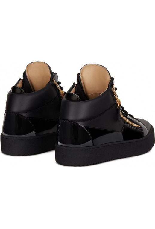 Mid Top Sneaker
