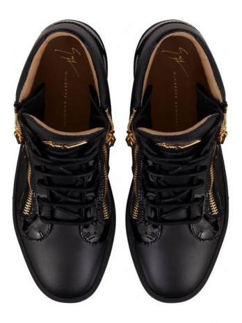 Mid Top Sneaker