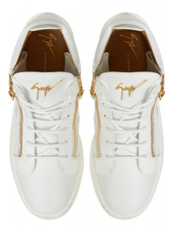 Mid Top Sneaker
