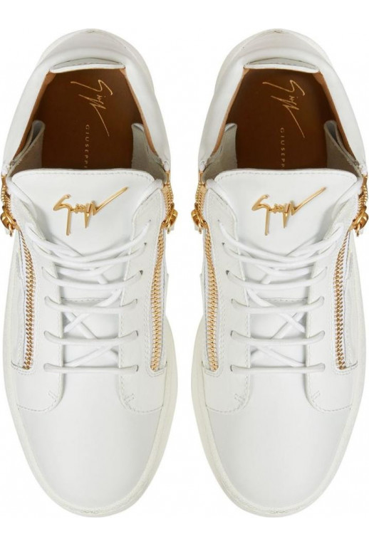 Mid Top Sneaker