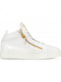 Mid Top Sneaker